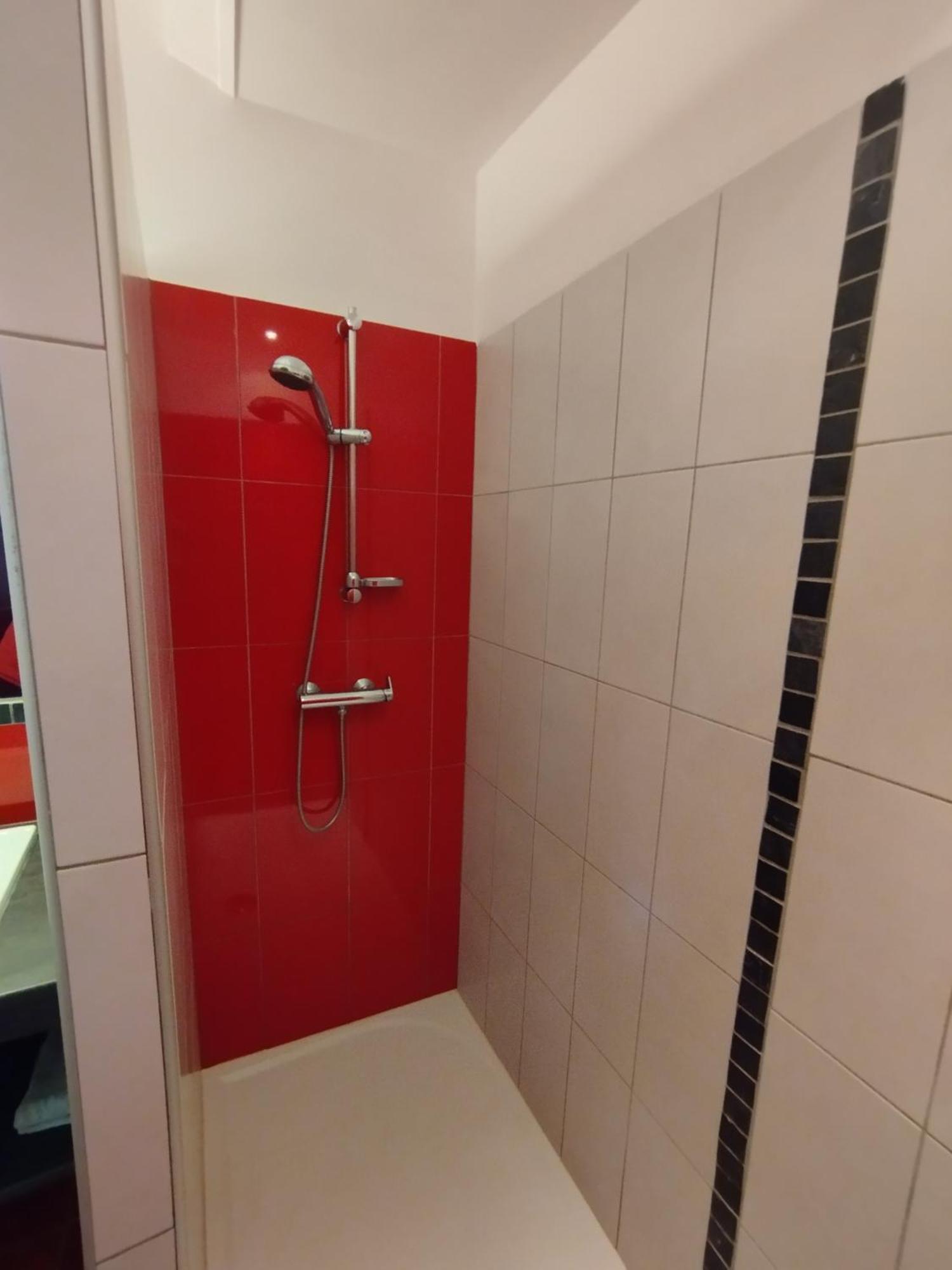 Les Studios De St Guilhem Saint-Guilhem-le-Desert Ngoại thất bức ảnh